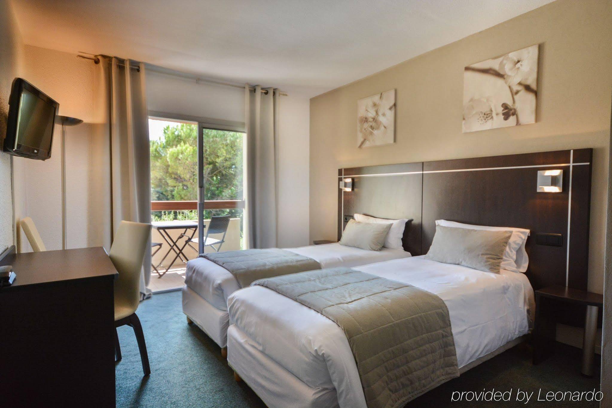 อินเตอร์-โฮเทล นีซ เวสต์ เลอ ฟลอเรียล Hotel ว็องส์ ภายนอก รูปภาพ