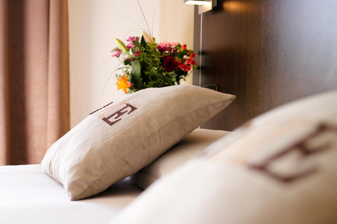 อินเตอร์-โฮเทล นีซ เวสต์ เลอ ฟลอเรียล Hotel ว็องส์ ภายนอก รูปภาพ