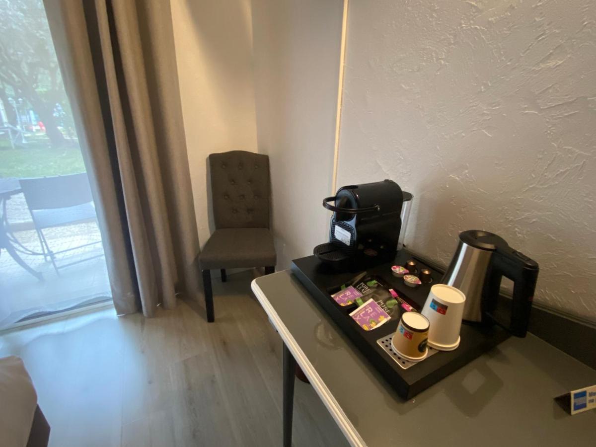 อินเตอร์-โฮเทล นีซ เวสต์ เลอ ฟลอเรียล Hotel ว็องส์ ภายนอก รูปภาพ