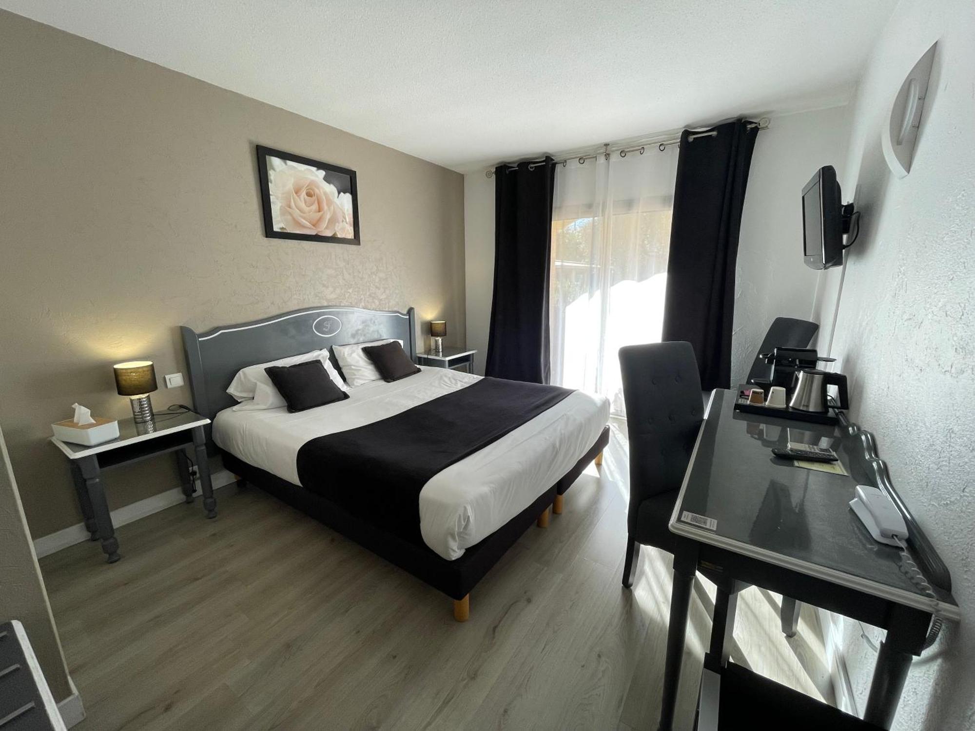 อินเตอร์-โฮเทล นีซ เวสต์ เลอ ฟลอเรียล Hotel ว็องส์ ภายนอก รูปภาพ