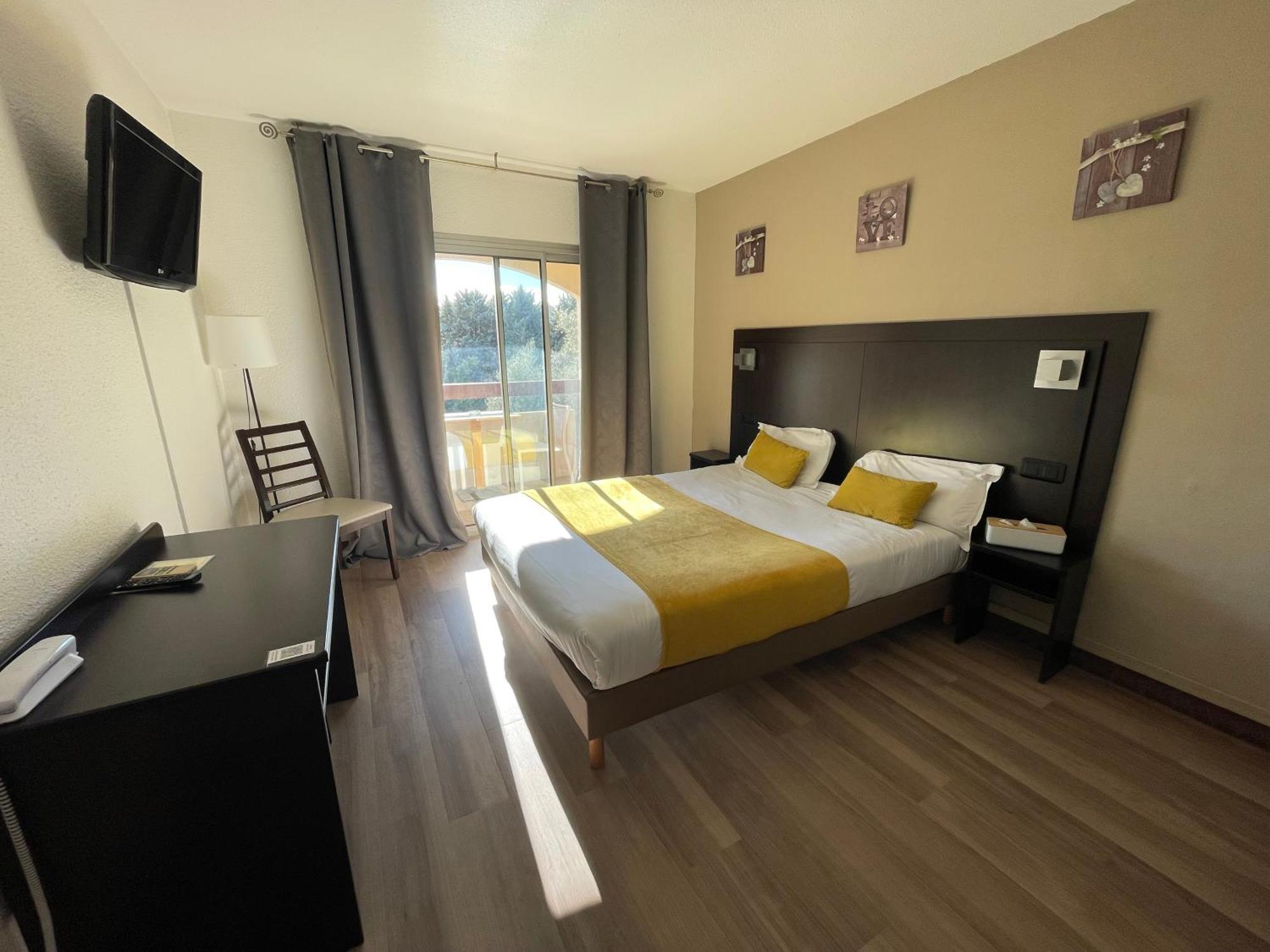 อินเตอร์-โฮเทล นีซ เวสต์ เลอ ฟลอเรียล Hotel ว็องส์ ภายนอก รูปภาพ