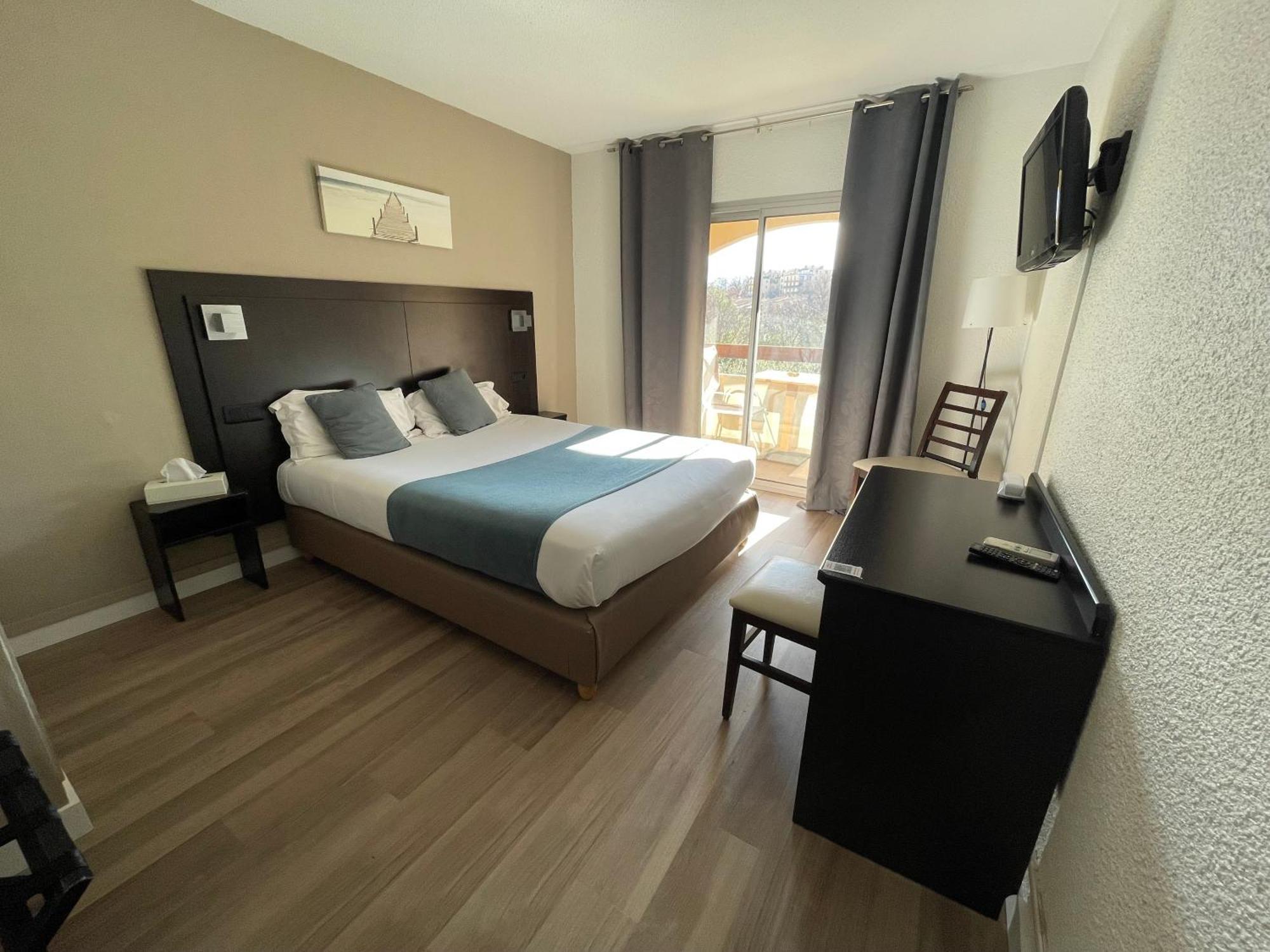 อินเตอร์-โฮเทล นีซ เวสต์ เลอ ฟลอเรียล Hotel ว็องส์ ภายนอก รูปภาพ