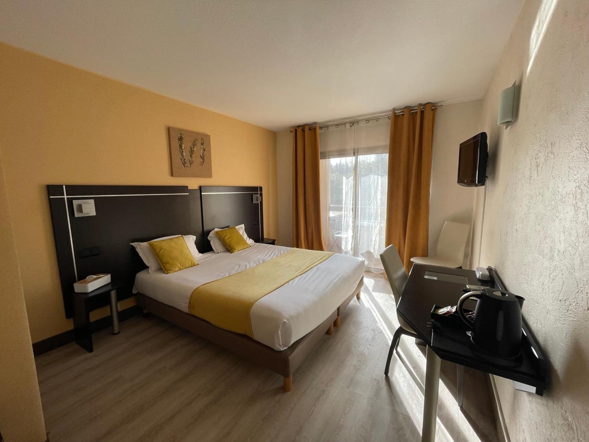 อินเตอร์-โฮเทล นีซ เวสต์ เลอ ฟลอเรียล Hotel ว็องส์ ภายนอก รูปภาพ